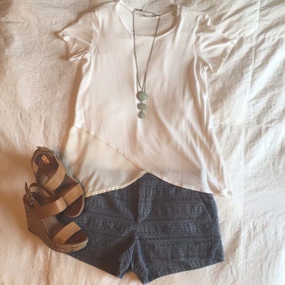 GAP eyelet shorts - Picture 2 of 4